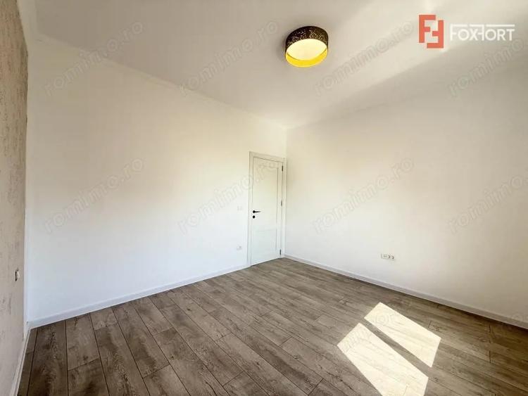Apartament cu 3 camere semidecomandat în Torontalului