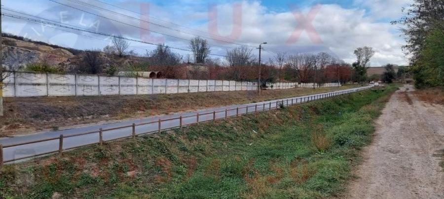 Teren Construcții intravilan de 1750 mp, în Sud-Est