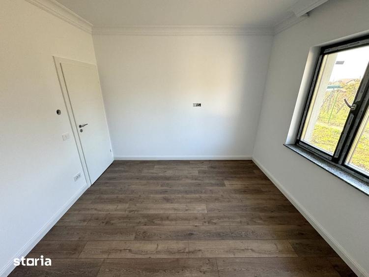 Casă cu 4 camere cu Teren 400 Mp în Rediu