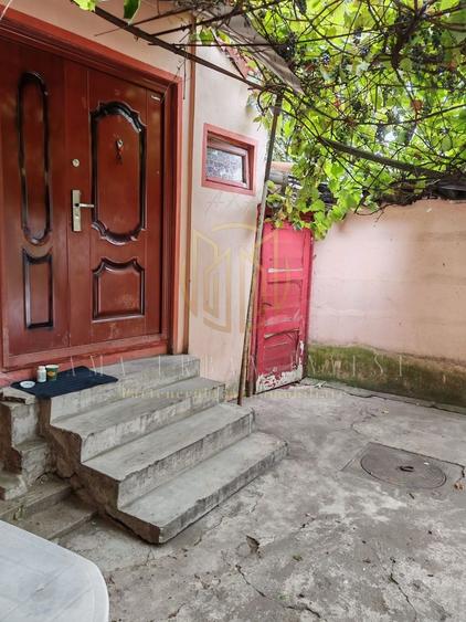 Casă cu 2 camere cu Canalizare în P-ța Muncii