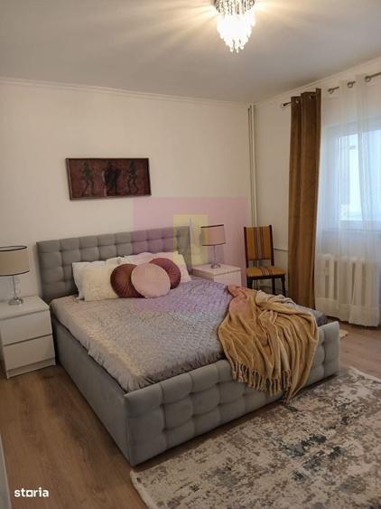 Apartament cu 3 camere decomandat în Panduri