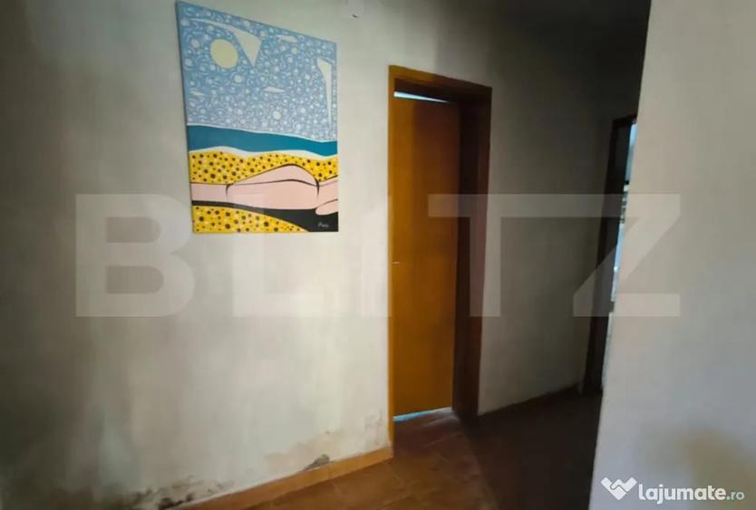 Casă cu 3 camere cu Teren 559 Mp în Romanești
