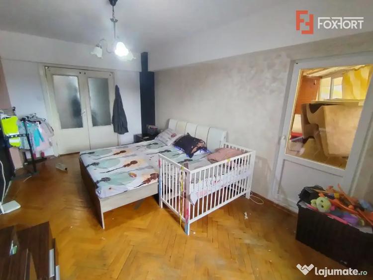Apartament cu 4 camere decomandat în Șagului