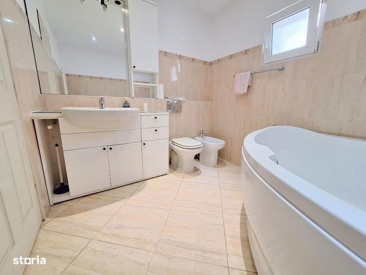 Apartament cu 3 camere în Mioriței