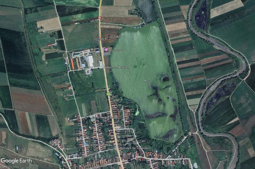 Teren de 5300 mp, în Rotbav
