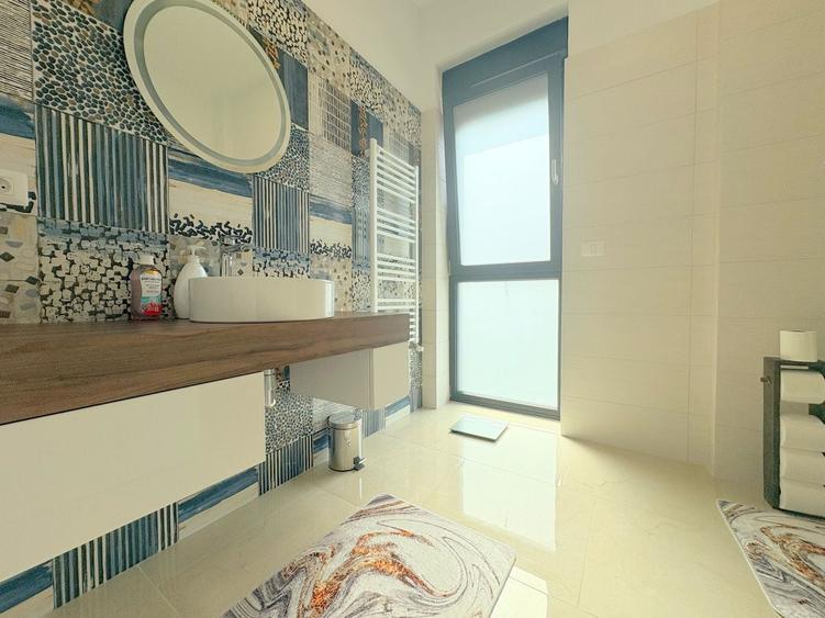 Penthouse cu 4 camere decomandat, mobilat în Torontalului