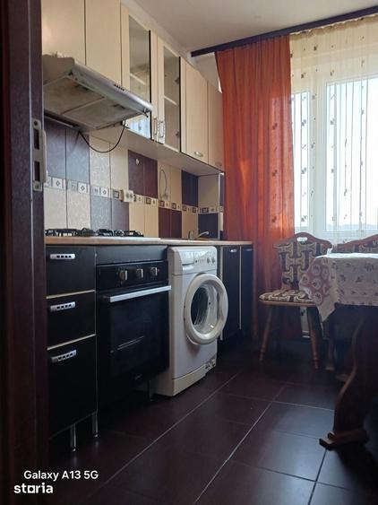 Apartament cu 3 camere decomandat în Gară
