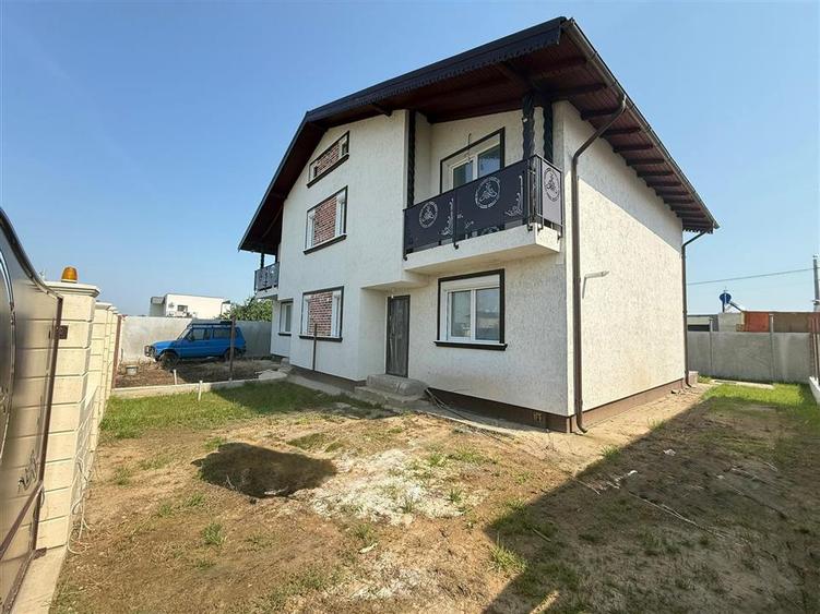 Duplex cu 4 camere cu Piscina în Berceni