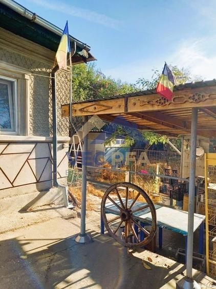 Casă individuală cu 3 camere cu Canalizare în Central