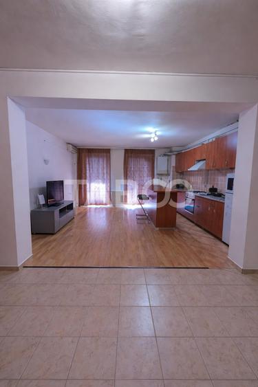 Apartament cu 3 camere semidecomandat, mobilat în Bună Ziua