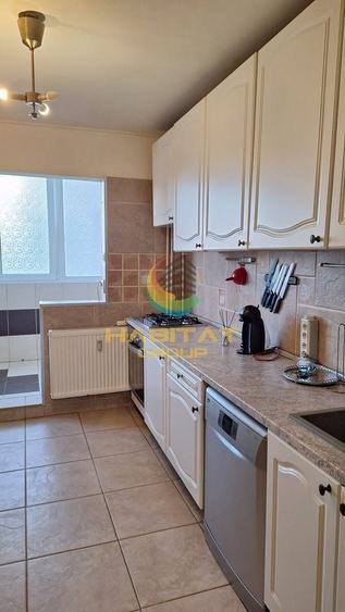 Apartament cu 4 camere semidecomandat, mobilat în Berceni