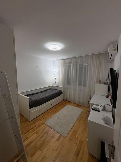 Apartament cu 3 camere decomandat în Crângași