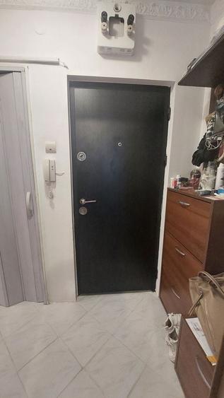 Apartament cu 2 camere decomandat, mobilat în Titan