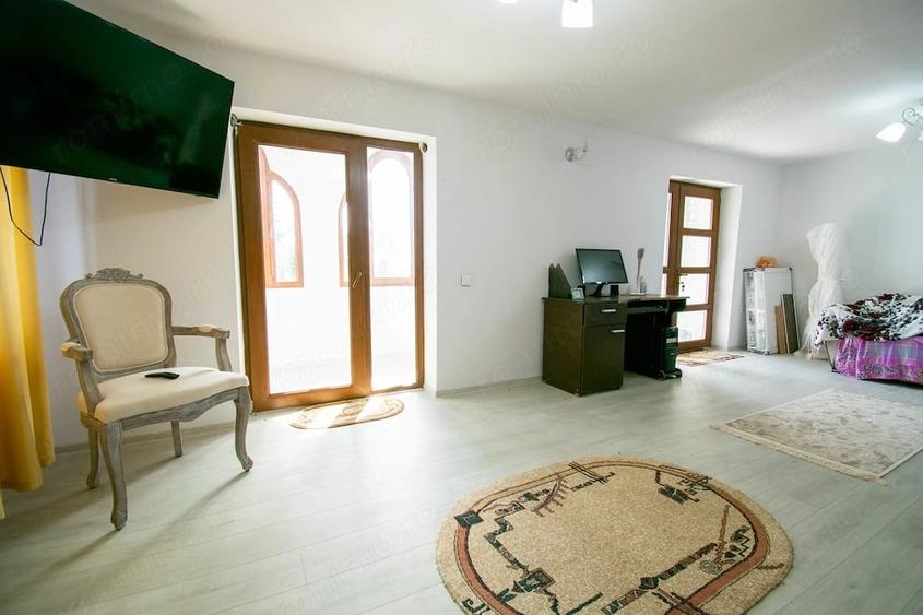 Casă cu 4 camere cu Teren 10000 Mp în Valea Roșie