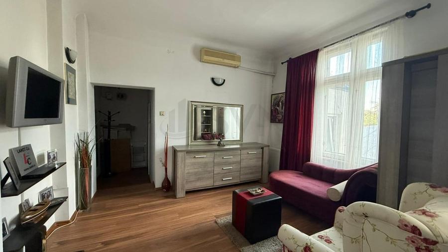 Apartament cu 4 camere semidecomandat, mobilat în Cișmigiu