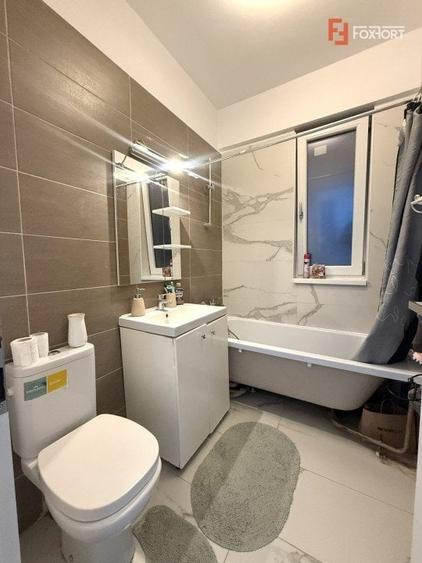 Apartament cu 3 camere decomandat, mobilat în Girocului