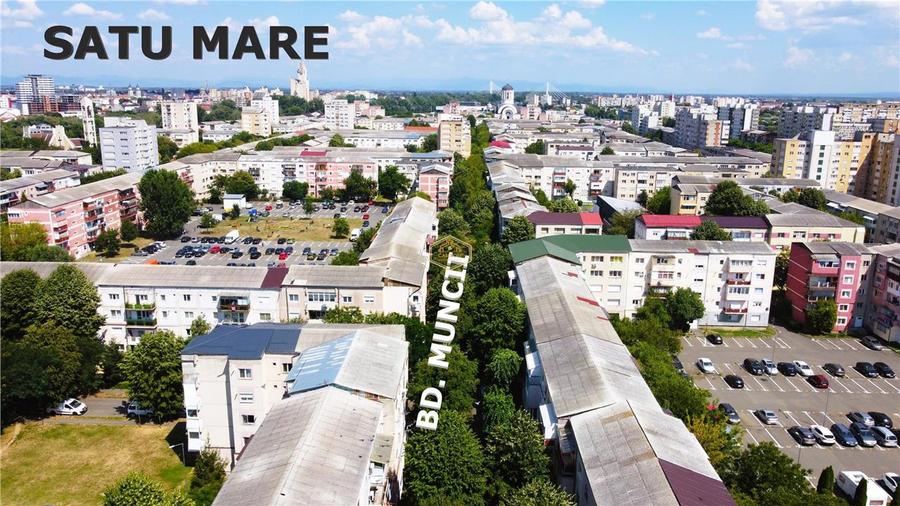 Apartament cu 4 camere decomandat în Micro 16