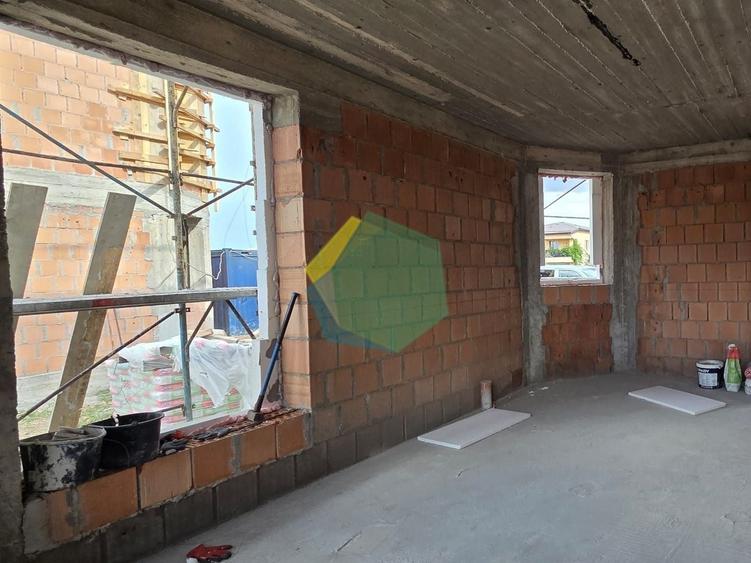 Duplex cu 3 camere cu Canalizare în Odăi