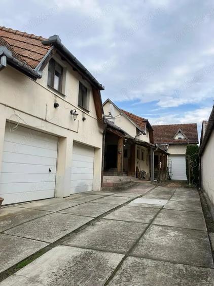 Casă cu 6 camere în Cornățel