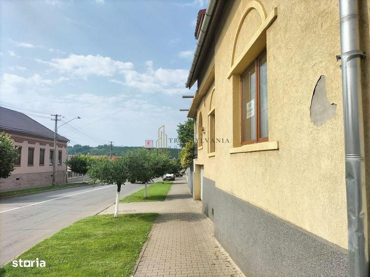 Casă cu 4 camere cu Canalizare în Ultracentral