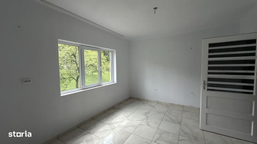 Casă cu 3 camere cu Teren 2200 Mp în Șișești