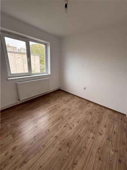 Apartament cu 2 camere semidecomandat în Tomis Nord