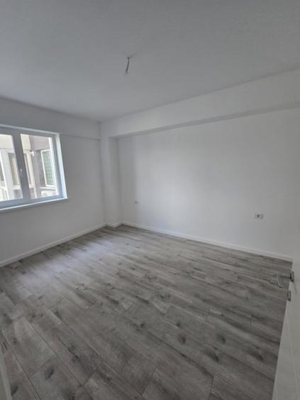 Apartament cu 3 camere decomandat în Gherăiești