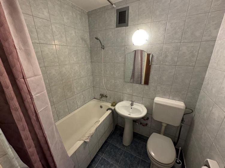 Apartament cu 3 camere decomandat în 1 Decembrie 1918