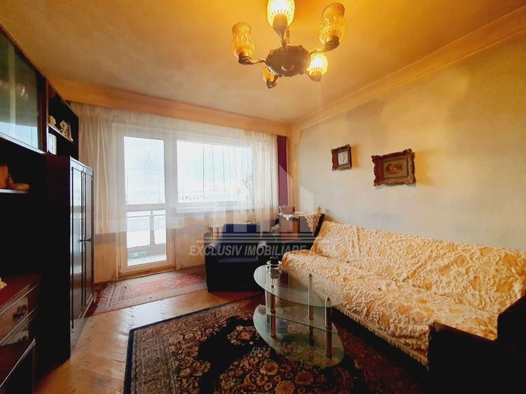 Apartament cu 3 camere decomandat în Cetate