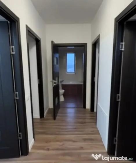 Casă cu 7 camere cu Teren 600 Mp în Central