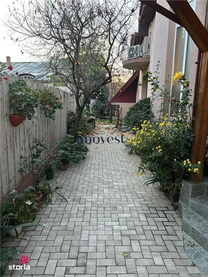 Casă cu 7 camere cu Teren 345 Mp în Titulescu