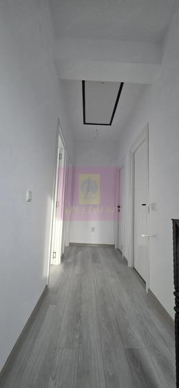 Vila de vanzare cu 4 camere in Brebu - 16