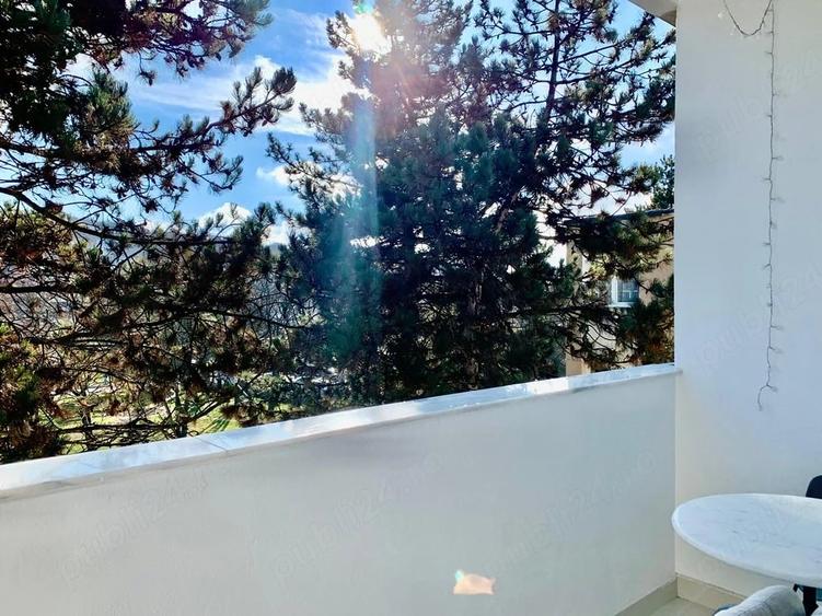 Apartament cu 2 camere decomandat în Cornișa