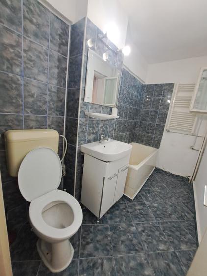 Apartament cu 2 camere semidecomandat în Dristor