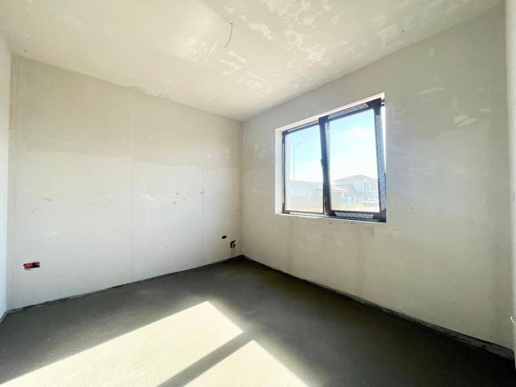 Duplex cu 4 camere cu Canalizare în Moșnița Veche