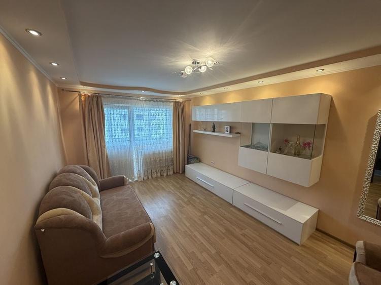 Apartament cu 2 camere decomandat în Pajura
