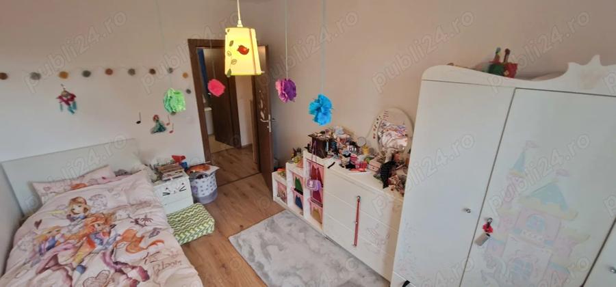 Apartament cu 3 camere decomandat în Lipovei