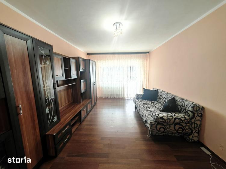 Apartament cu 2 camere decomandat în Banca Națională