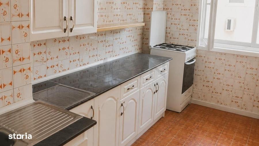 Apartament cu 4 camere decomandat în Central