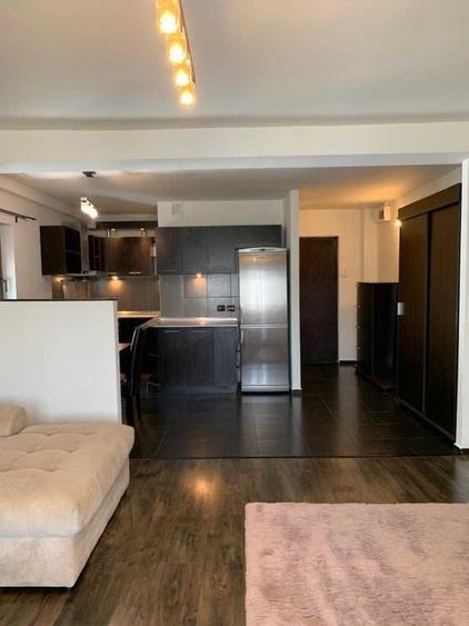 Apartament cu 2 camere semidecomandat în Vitan Mall