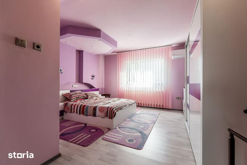 Casă cu 7 camere cu Teren 415 Mp în Șega