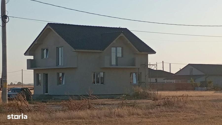 Casă cu 4 camere în Central
