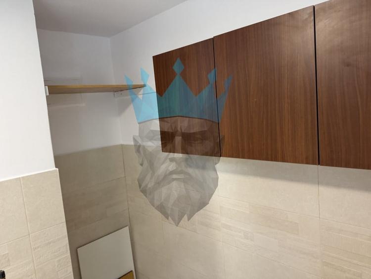 Apartament cu 3 camere semidecomandat, mobilat în Parcul Circului
