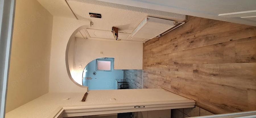 Apartament cu 3 camere decomandat în Vitrometan