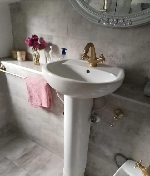 Casă cu 3 camere cu Teren 40000 Mp în Exterior Vest
