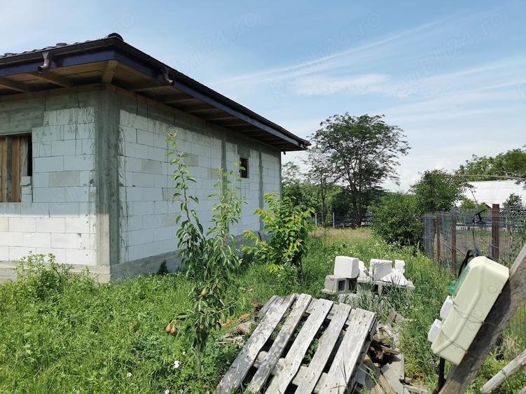 Casă cu Teren 500 Mp în Horlești