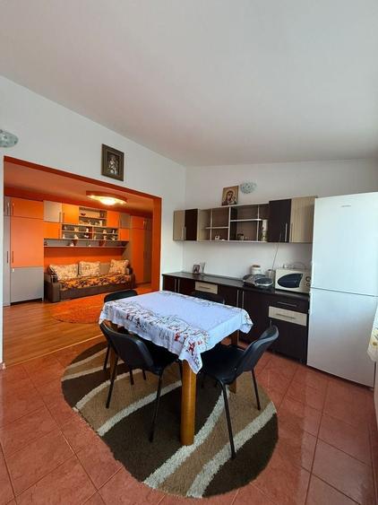 Apartament cu 2 camere semidecomandat în Exterior Vest