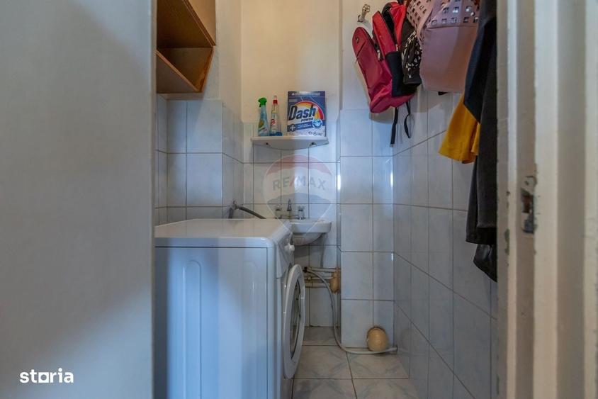 Apartament cu 3 camere decomandat, mobilat în Narcisa
