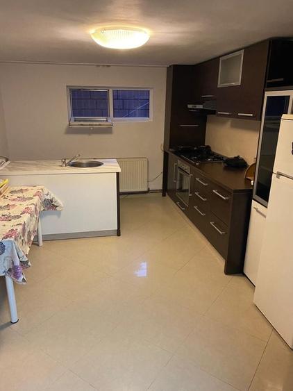 Apartament cu 3 camere în Zorilor