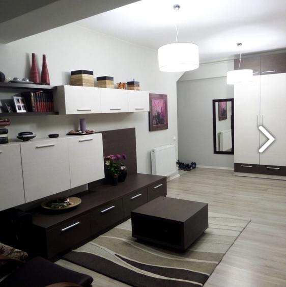 Apartament cu 3 camere în Runcu